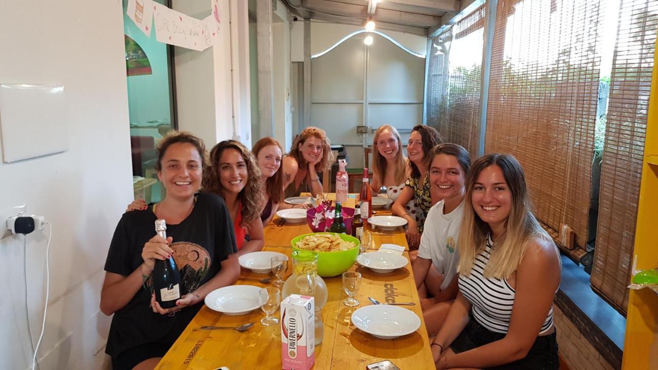 Gianni House Backpackers Hostel Giardini-Naxos Kültér fotó
