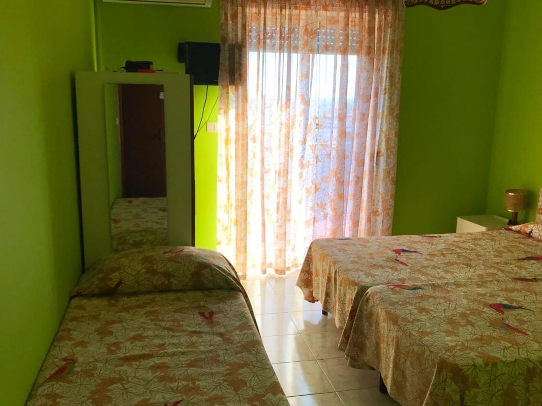 Gianni House Backpackers Hostel Giardini-Naxos Kültér fotó